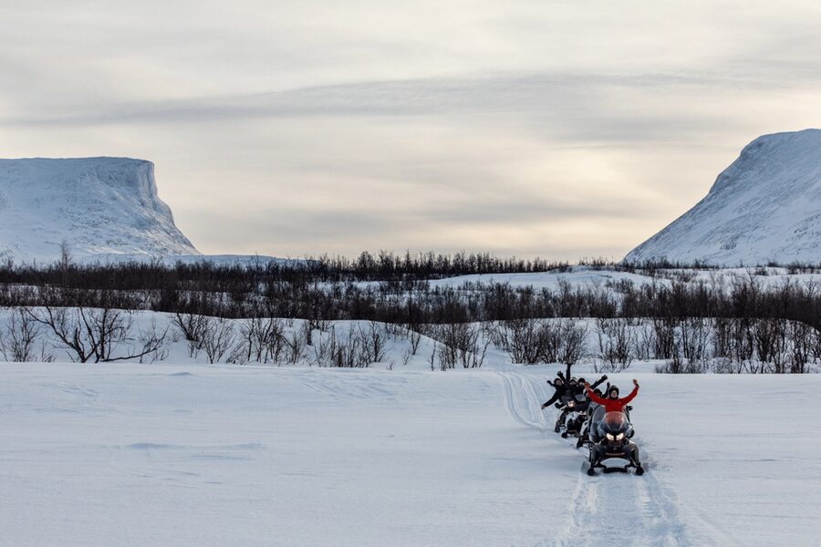 Abisko: Great Outback Snowmobile Tour with Lake Abiskojaure - Key points before you book