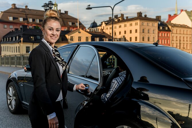 Airport Limousine Transfer: Arlanda Airport to Stockholm City 1-7 Passengers - Drivers and the human side of the ride