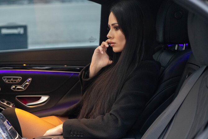 Airport Limousine Transfer: Stockholm City to Arlanda Airport 1-7 Passengers - What the 40-minute ride is like