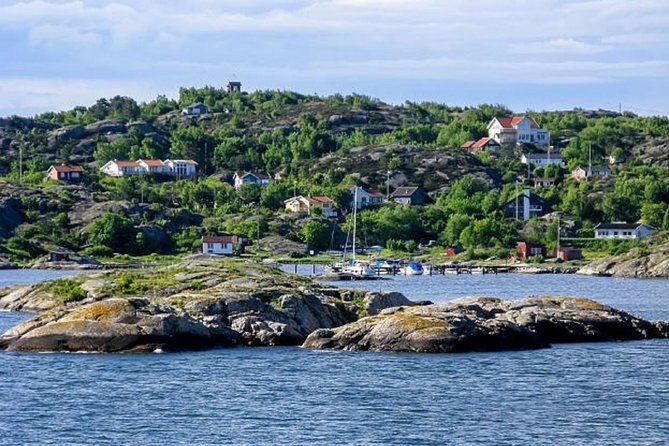 Archipelago Tour with guide Gothenburg - Älvsborg Fortress adds history to the cruise