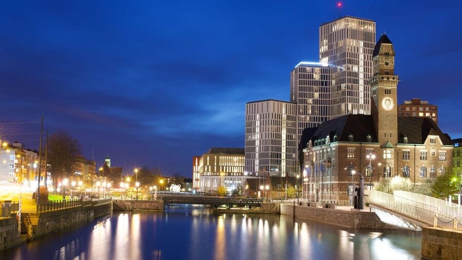 Best of Malmö: Private Walking Tour with a Local - What the private format really changes