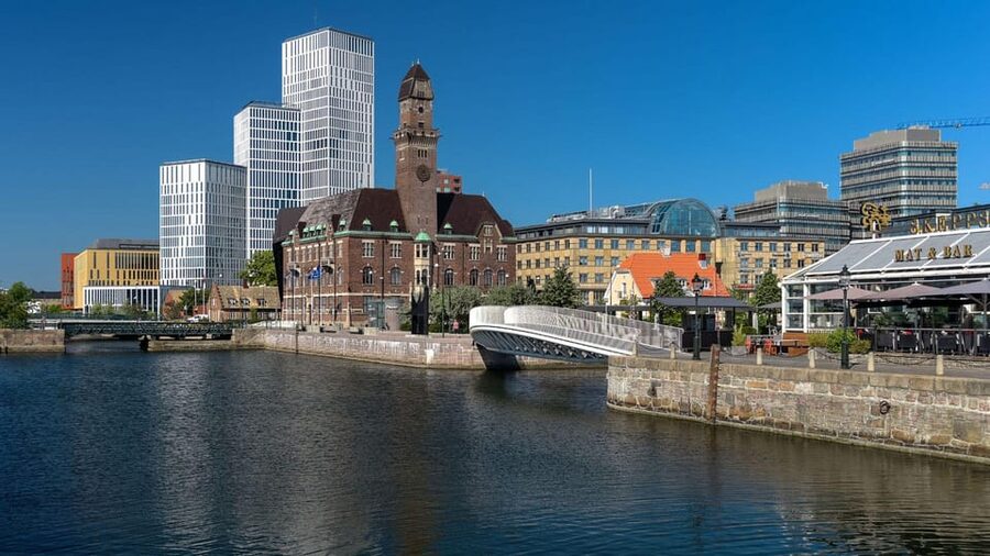 Best of Malmö: Private Walking Tour with a Local - Kungsparken: a quieter side of the city