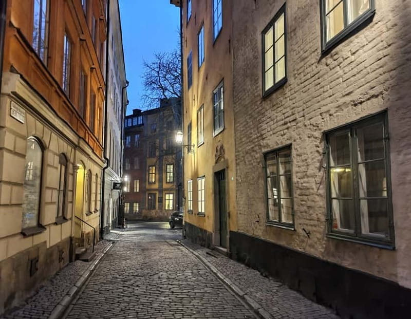 Bloody Stockholm: ghosts, horror and dark folklore 2h - Meeting the guide in Gamla Stan’s main square