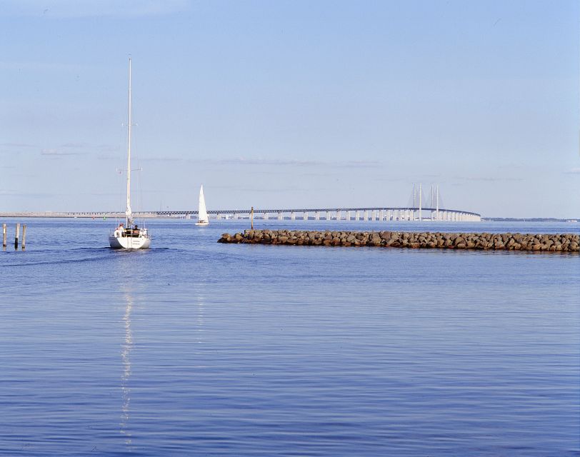 Copenhagen: Tour Across the Øresund Bridge to Lund and Malmö - Malmö’s Stortorget and the freedom to choose