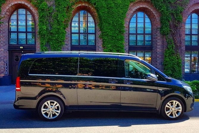 Cruise port VIP Transfer: Cruise port to Stockholm city center 1-6 Passangers - What the private vehicle means for a group of six