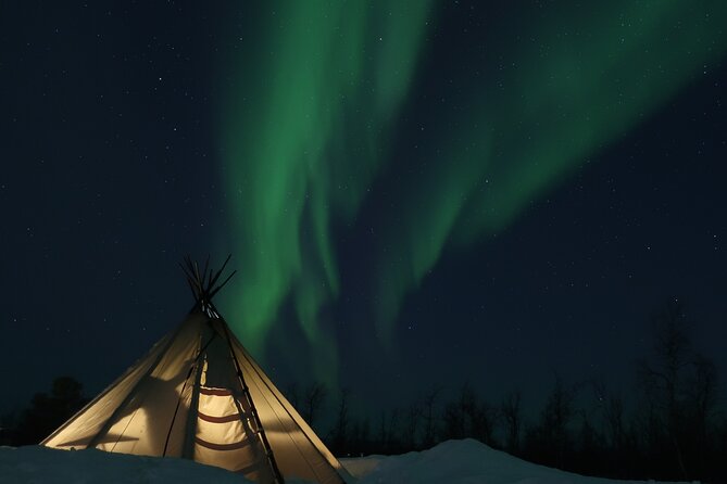 Enjoy the Aurora show on top of the mountain inc tipi dinner - Waiting on the mountain for the Northern Lights