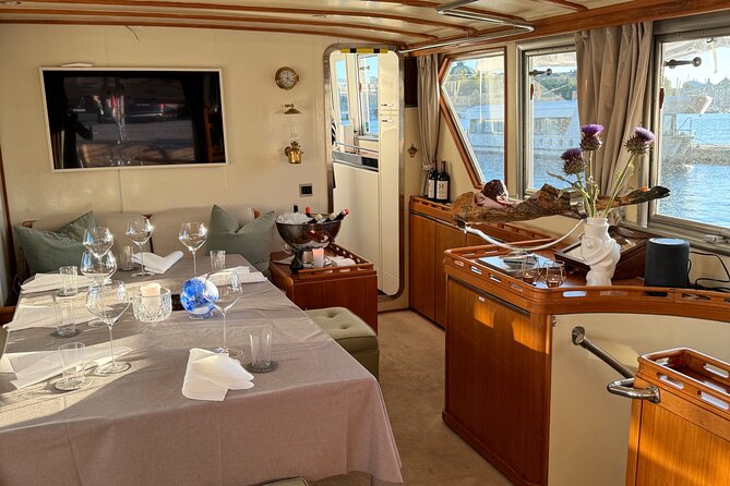 Exclusive Yacht Tour of Stockholm: sunset, dinner, lunch, cruise - Skeppsholmen, Djurgården, and Gröna Lund