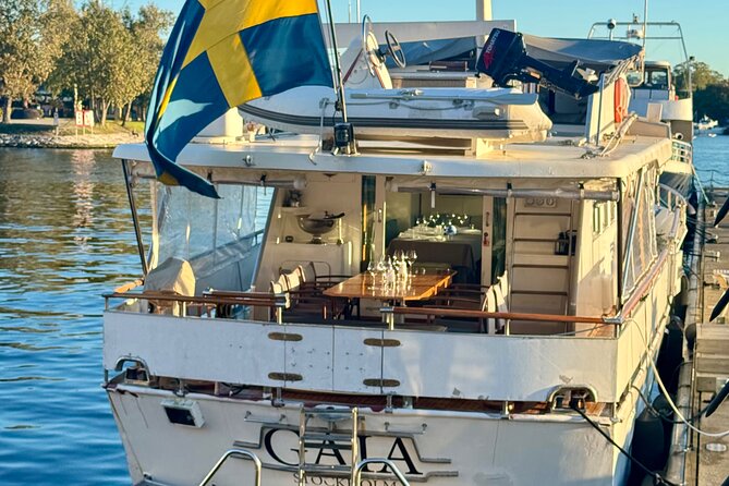 Exclusive Yacht Tour of Stockholm: sunset, dinner, lunch, cruise - The Royal Palace and Gamla Stan from the saltwater side