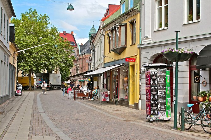 Explore Malmo in 60 minutes with a Local - Lilla Torg and Malmö’s old center