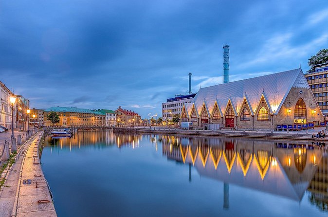 Explore the Instaworthy Spots of Gothenburg with a Local - Göteborgsoperan provides the final frame