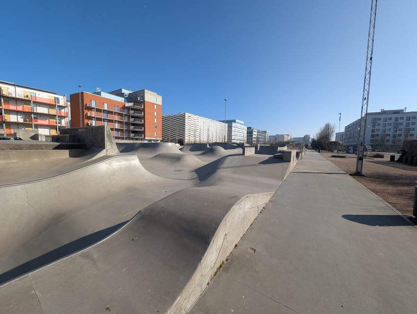 From Copenhagen: Malmö Self-Guided Tour w/ Transport Tickets - Two ways to explore Malmö