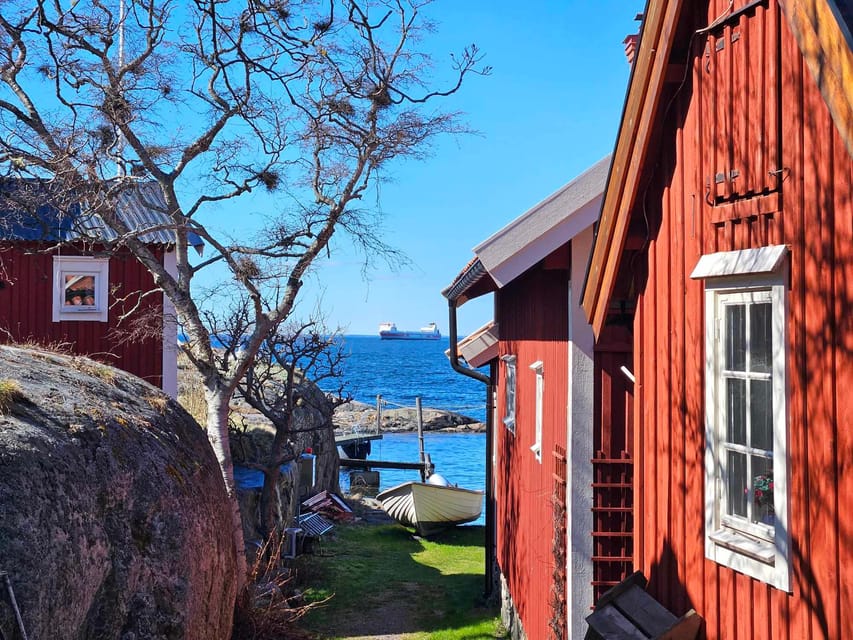 From Stockholm: Archipelago Hike to Landsort Lighthouse - Transport, timing, and the small-group difference