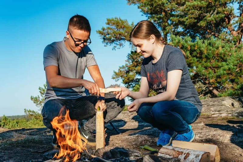 From Stockholm: Moose & Wildlife Safari with Campfire Dinner - Who should book this evening safari?