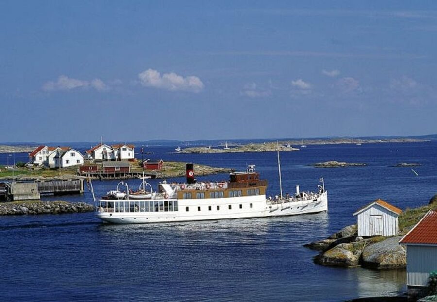 Gothenburg: Archipelago cruise with guide - From Lilla Bommen into Gothenburg Harbor