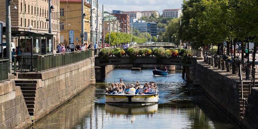 Gothenburg: City Canal Sightseeing Cruise - A circle route with changing views