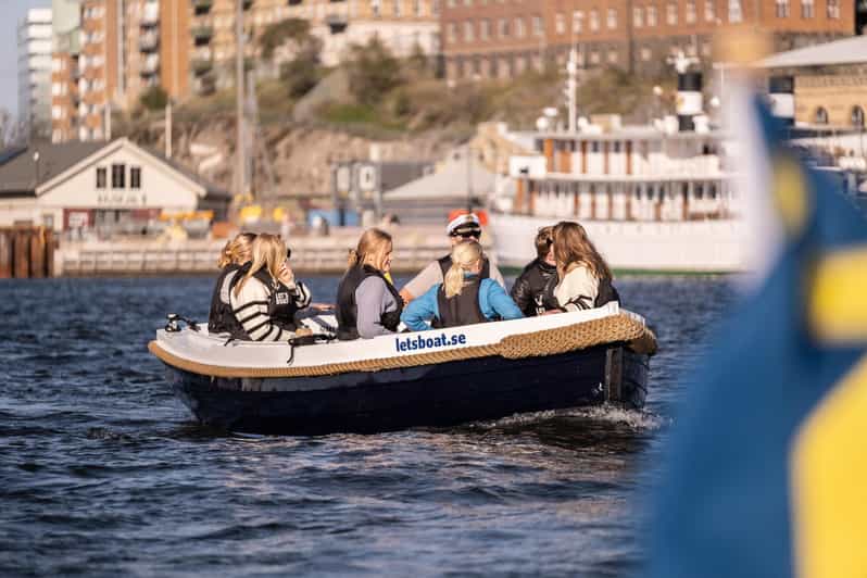 Gothenburg city center: Electric selfdrive boat tour - Residenset i Göteborg and Stenpiren