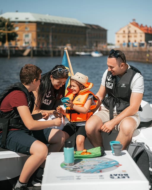 Gothenburg city center: Electric selfdrive boat tour - Betelskeppet and Rosenlundsverket