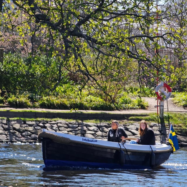 Gothenburg city center: Electric selfdrive boat tour - Carolus XI Rex Bastion and Feskekorka