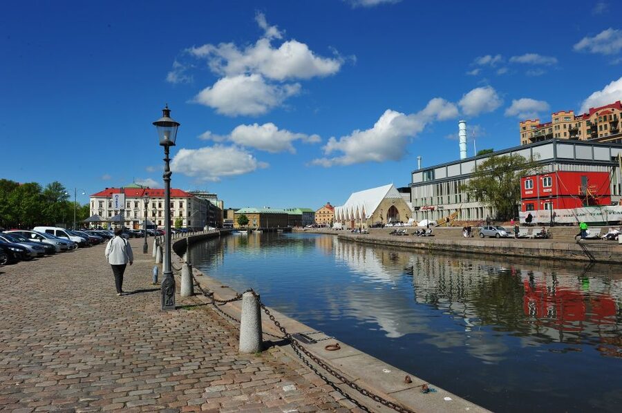 Gothenburg: Express Walk with a Local in 60 minutes - Food, cafes, and bars after the walk