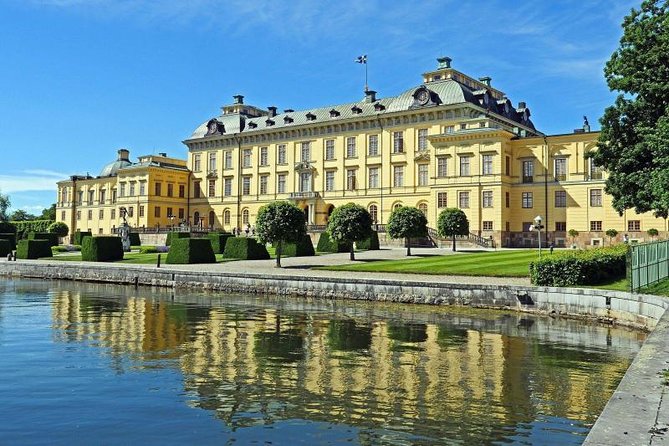 Grand Castle Tour Drottningholm and Gripsholm (private service) - What the guide adds to the castles