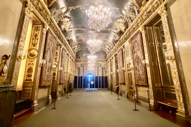 Inside The Crown: Stockholm Royal Palace Private Guided Tour - What Fer and Maria bring to the visit