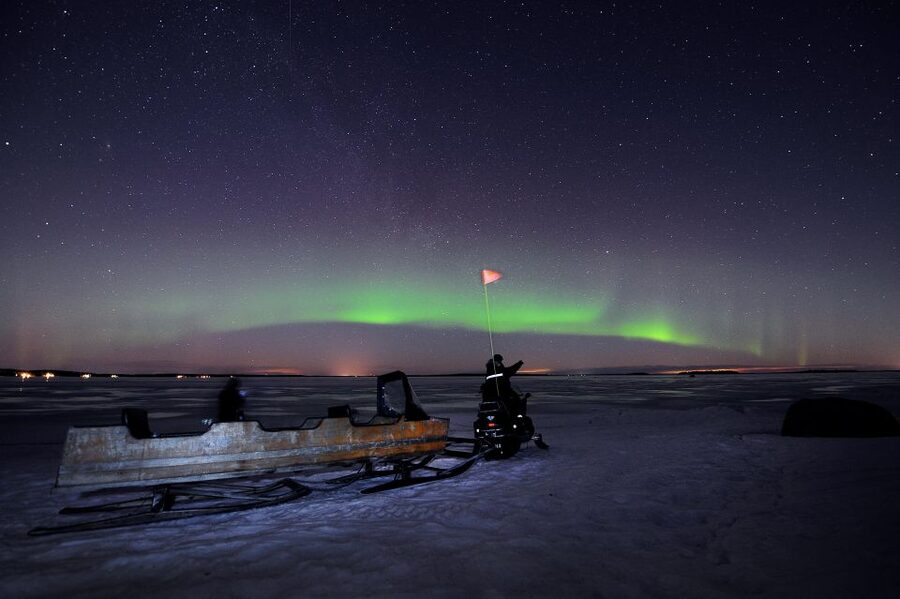 Luleå : Northern Lights Tour on a Snowmobile drawn Sled - Crossing the frozen sea between islands