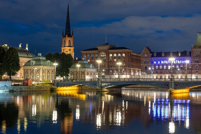 Magical ''Stockholm by Night'' Photo Walk - English or German guidance with Julien