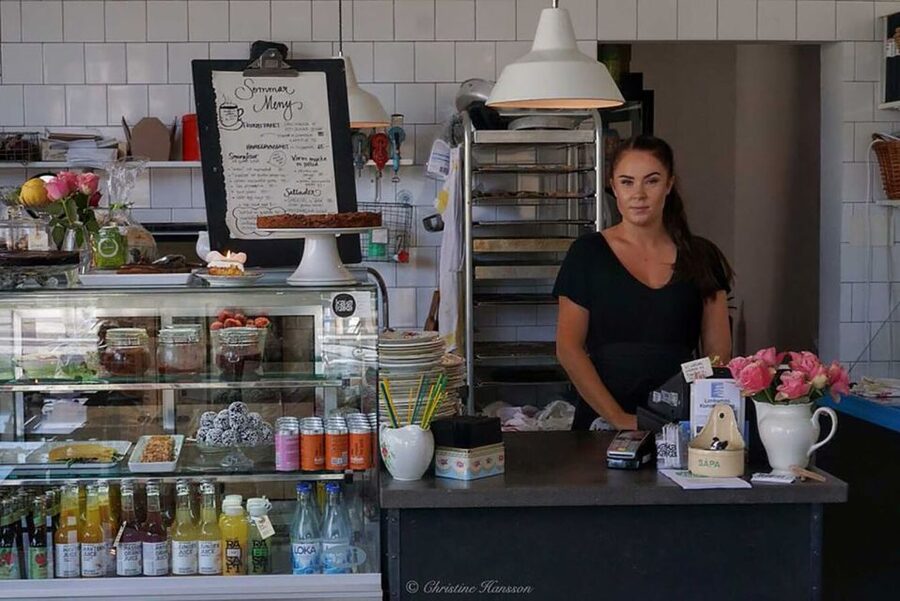 Malmö: Self-Guided Food Tour - The first taste: a Swedish drink and local context