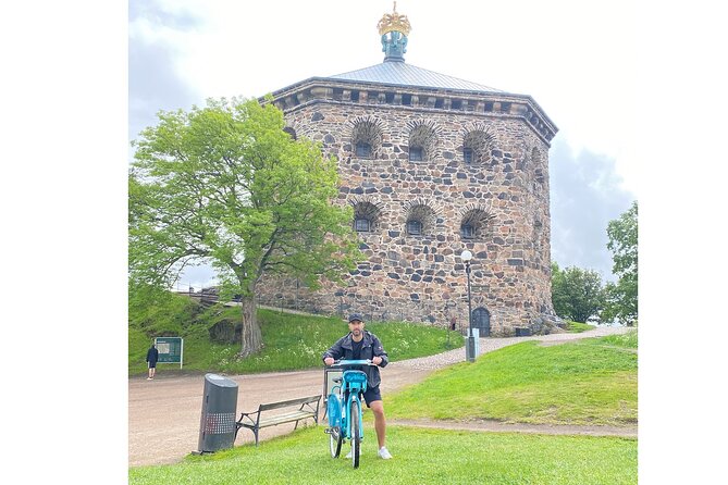 Private Bike Tour in Gothenburg with Pickup - Gustav Adolf Square and the City’s Civic Center