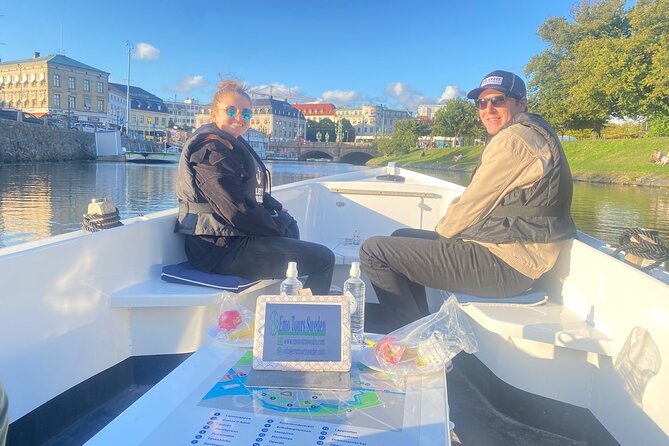Private Boat Ride in Gothenburg with pickup - A short boat ride with a useful city view