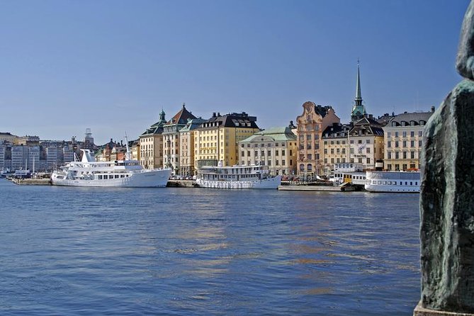 Private Car Tour of Stockholm with a Live guide, including the Vasa museum. - A fast introduction to Stockholm by private car