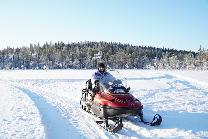 Snowmobile tour - Getting dressed for Swedish winter