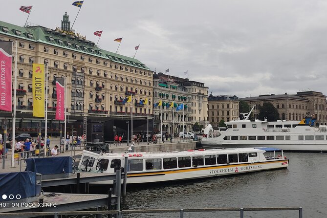 Stockholm- A Beauty On The Water: Old Town Walking Tour and Boat Trip Combined - Royal Palace views from Lejonbacken