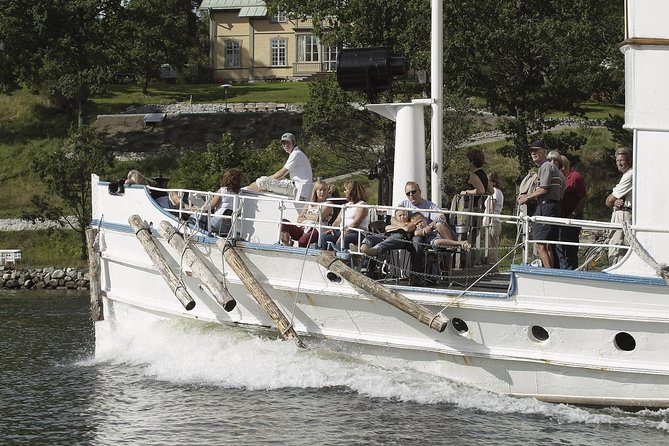 Stockholm Archipelago Cruise with Guide - From Strandvägen to the first islands