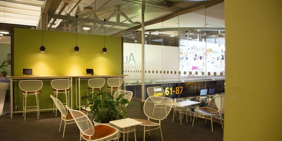 Stockholm Arlanda Airport (ARN): Premium Lounge Entry - Work, charging, and keeping track of your flight