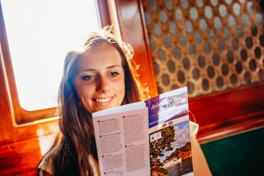 Stockholm: City Archipelago Sightseeing Cruise with Guide - What the live guide adds to the ride
