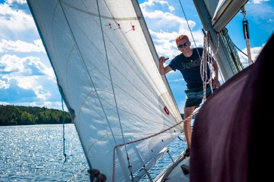 Stockholm: Full Day Archipelago Sailing Tour with Lunch - Lunch in a sheltered bay