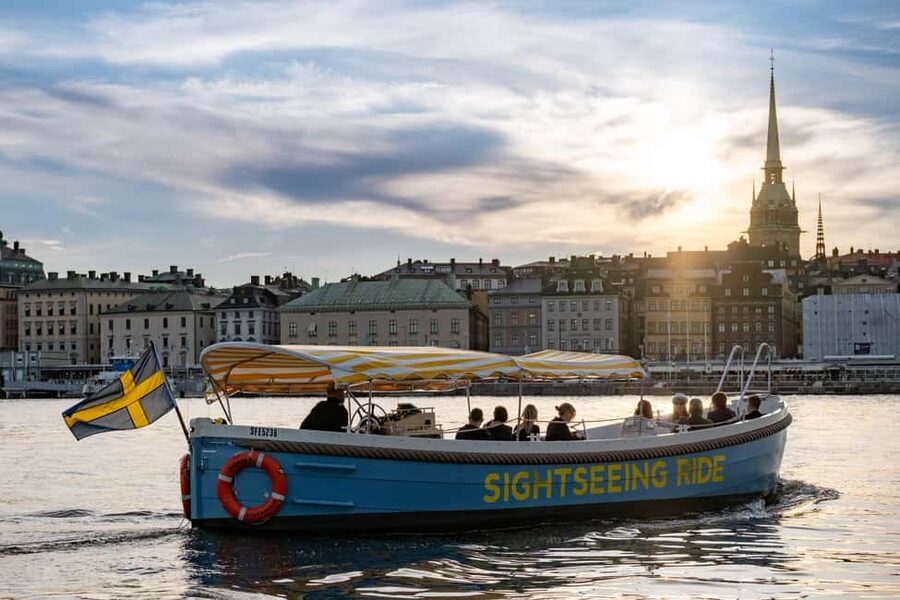 Stockholm: Guided City Sightseeing Open Electric Boat Tour - The guides make the short format work