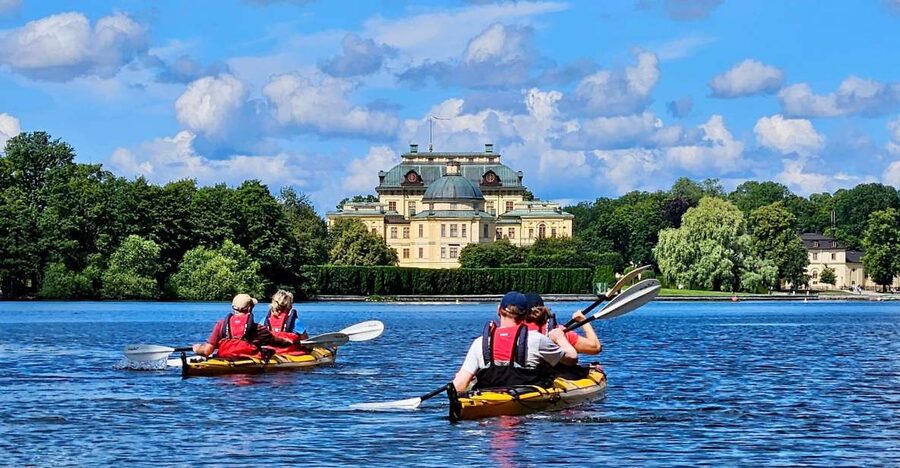 Stockholm: Guided Kayak Tour to Drottningholm Royal Palace - An island picnic with time to slow down
