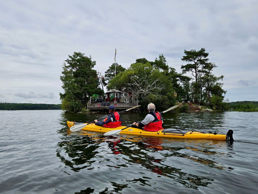 Stockholm: Guided Kayak Tour to Drottningholm Royal Palace - What Simas adds to the outing