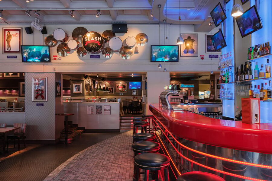 Stockholm: Hard Rock Cafe Stockholm Lunch or Dinner - A pre-paid meal in central Stockholm