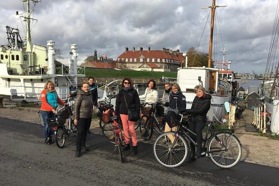 Stockholm: Must-See Attractions Walking Tour with a Guide - Stockholm City Hall and the three golden crowns
