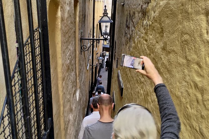 Stockholm Must See - Old Town, boat + Vasa Museum 3h small group - Gamla Stan beyond the postcard streets