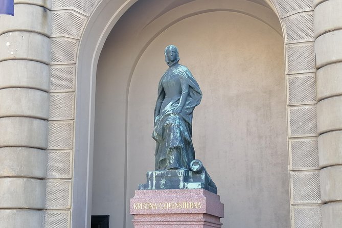 Stockholm Old Town and the Viking Museum, a Small Group Walking Tour - Parliament, the palace, and Sweden’s changing power