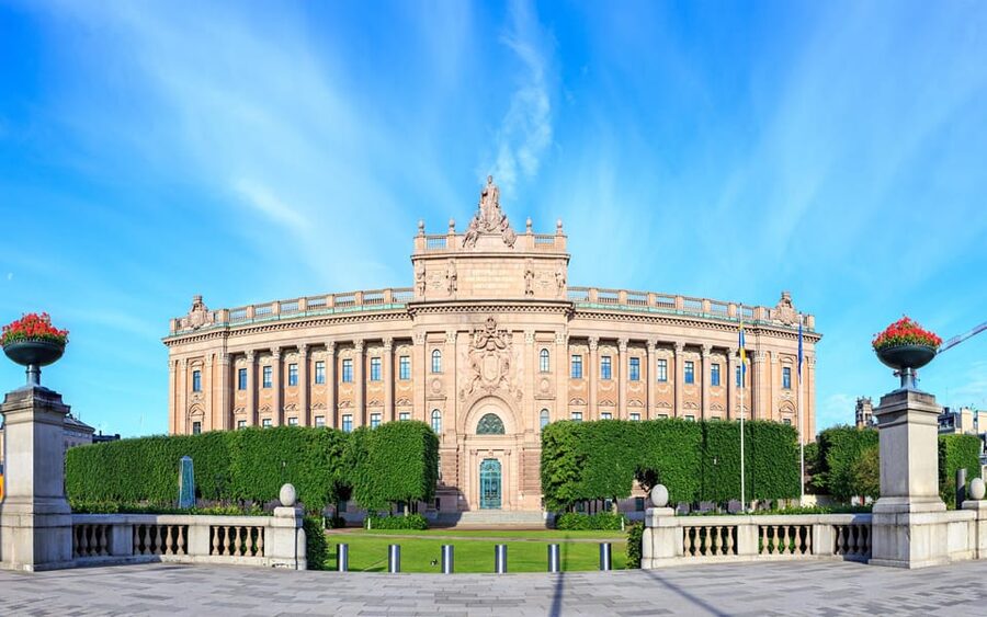 Stockholm: Old Town Highlights Private Walking Tour - Timing, churches, and practical limits