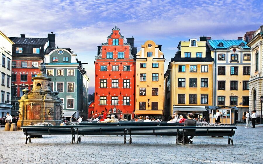 Stockholm: Old Town Highlights Private Walking Tour - Two hours through Stockholm’s essential sights