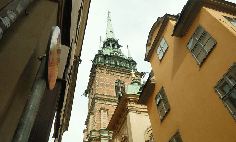 Stockholm: Old Town Self-Guided Tour Learn and solve Puzzles - Starting beside the Royal Palace