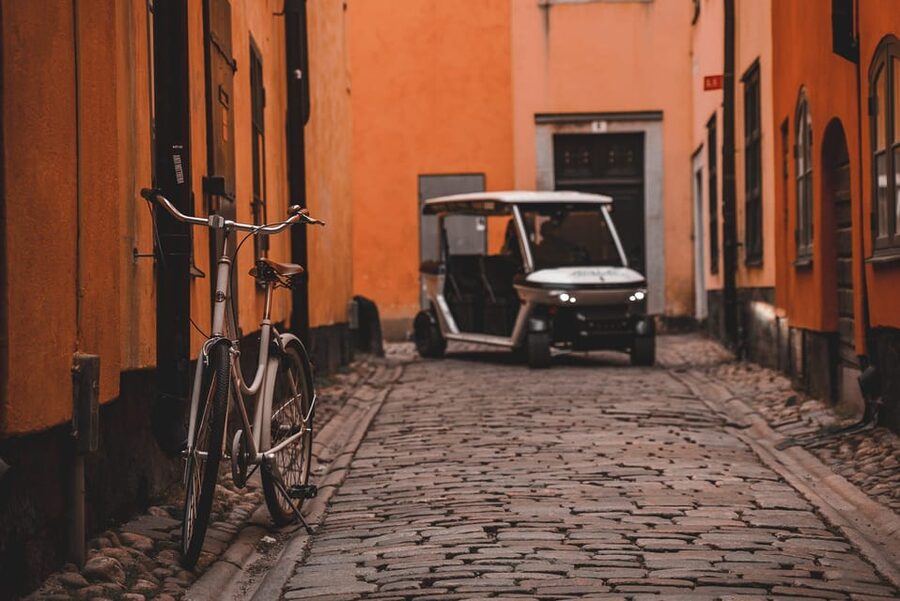 Stockholm Private Golf Cart Tours - Old Town streets and royal landmarks