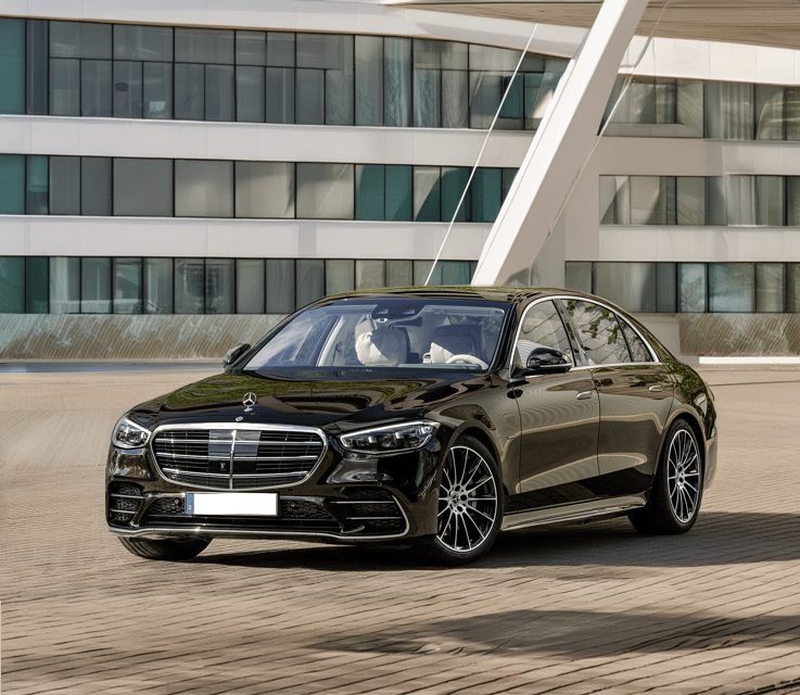Stockholm- Private transfer to/from Arlanda Airport and city - Choosing between the sedan and minivan