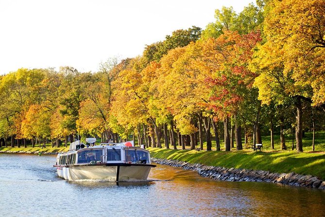 Stockholm: Royal Djurgården Boat Tour - Making sense of the audio guide